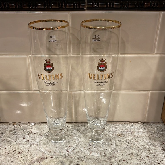Set of two, 9" .3 liter glasses featuring the Veltins logo on the front - Picture 1 of 4